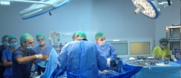 Spitalul OncoFort a fost inaugurat cu o operatie in premiera pentru Romania